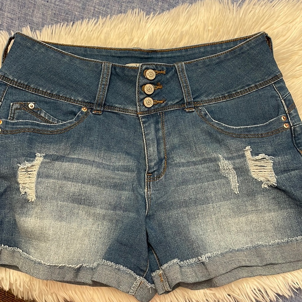 “Wanna Betta butt” Distressed denim shorts